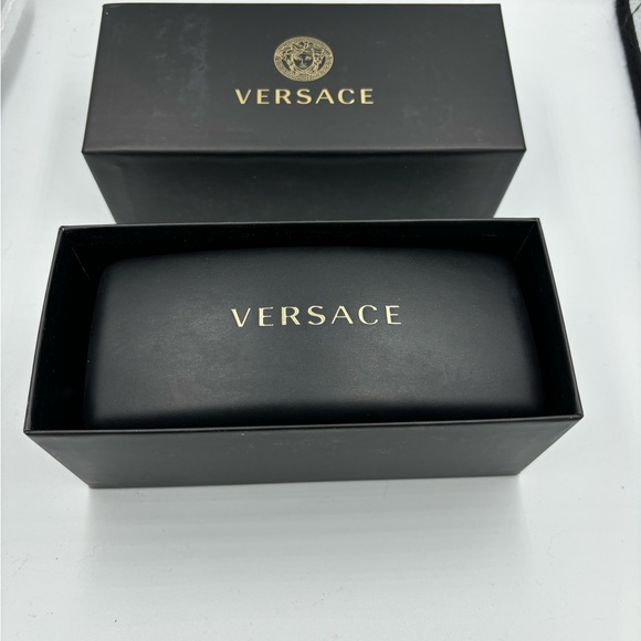 🔥Current Season! NIB Versace Aviator Sunnies! - Picture 12 of 16